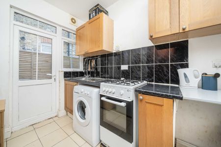 First Avenue, Acton, W3, London - Photo 5