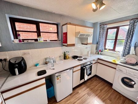 **135 pppw** Heron Drive, Lenton, NG7, Property for rent - Photo 4