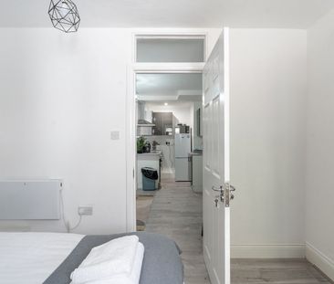 1 Bed Flat, Oakington Manor Drive, HA9 - Photo 2