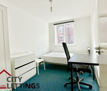 4 Bedroom Flat - Photo 4