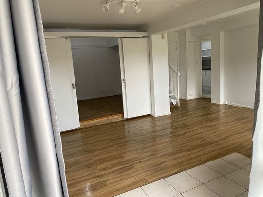 Charming 2BR Home in Shelly Park - Photo 1