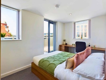 2 Bed Apartment Balcony - Photo 2