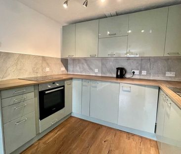 2 bed Flat for rent - Photo 3