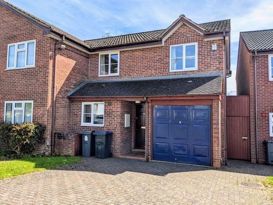 3 bedroom semi-detached house to rent - Photo 1