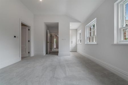 4 bedroom detached house to rent - Photo 2
