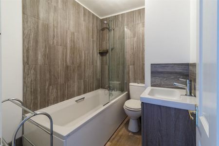 2 bedroom terraced house to rent - Photo 4