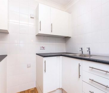 1 bedroom retirement property to rent - Photo 6