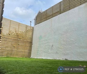 3 bedroom terraced house to rent - Photo 6