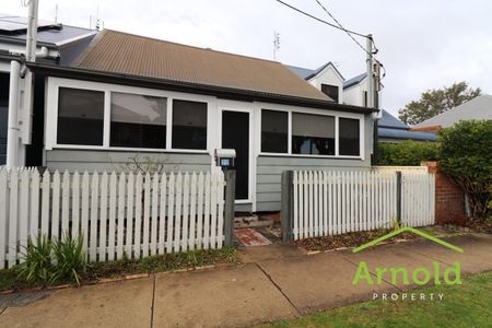 Miners Cottage in Excellent Condition - Photo 3