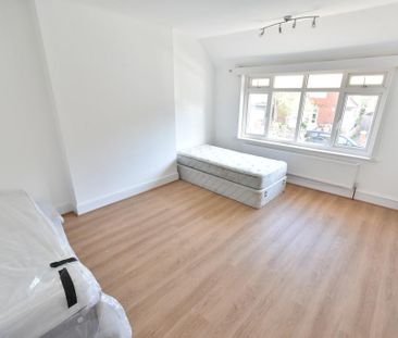 3 bedroom apartment to rent - Photo 5