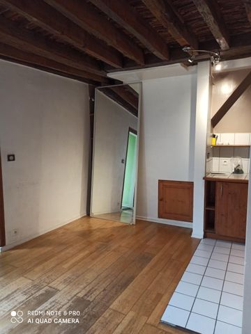 Location Appartement 2 pièces 31m² PARIS 9ème - Photo 2