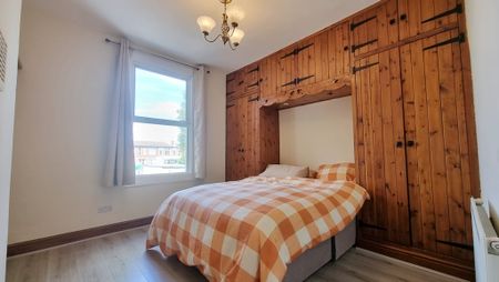 2 Bed Terraced House, Rolleston Road, CR2 - Photo 3