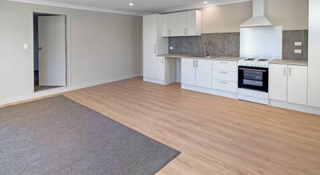 WOODEND – MODERN, ONE BEDROOM, ONE BATHROOM - Photo 3