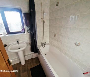 3 bedroom semi-detached house to rent - Photo 6