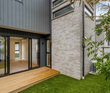 Modern, Stylish Living in the Heart - Close to... - Photo 5