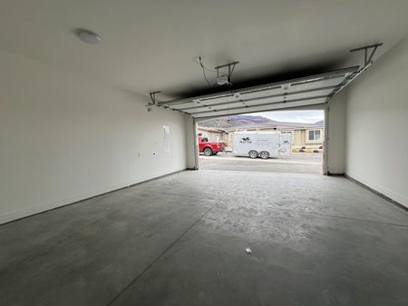 4 Bdrm in West Harbour: Brand New - Photo 5