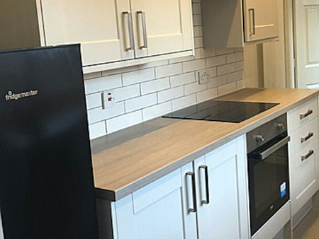 Flat to rent on - Photo 2