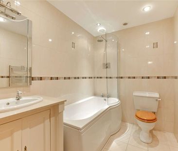 A spacious and well presented 3 bedroom detached bungalow in a popu... - Photo 3