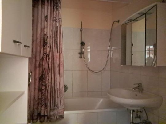Dr.Schauerstr.6, Top 8: Zentral gelegene, einfache 2-Zimmerwohnung mit großem Balkon, 52,62m2, 3.Liftstock, Parkplatz - Photo 1