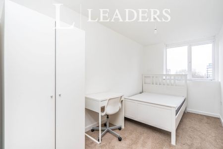 2 bedroom apartment to rent Isambard Brunel Road, Portsmouth, PO1 - Photo 5