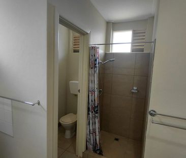 1 Bedroom flat - quiet complex. - Photo 4
