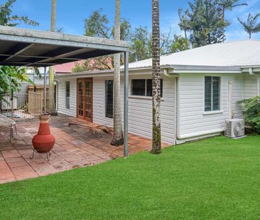 Charming Queenslander Home With Spa - Photo 1