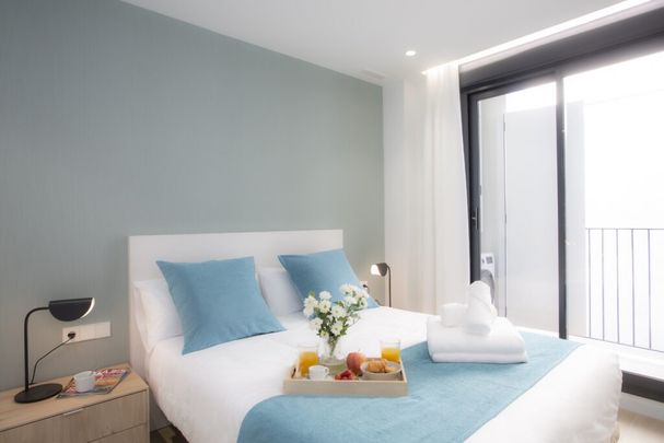 Luminoso y amplio piso de 2 habitaciones - Photo 1