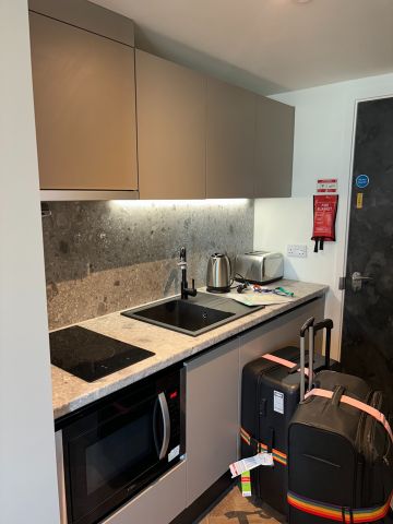Studio Flat, River St., M15 - Photo 2
