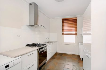 2 Bed, 1 Bath - Photo 5