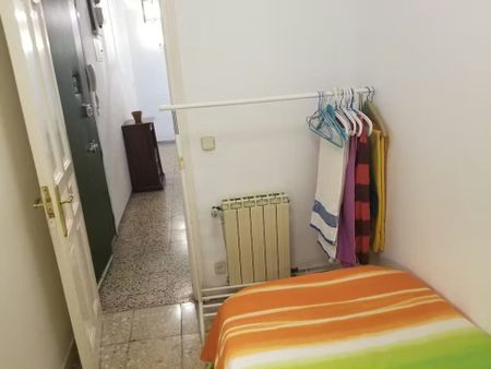 Calle de Torrecilla del Leal, Madrid, Community of Madrid 28012 - Photo 5