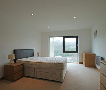 Flat to rent on - Photo 2