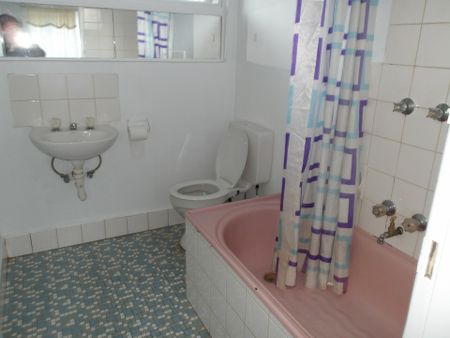 2 Bedroom Unit in Prime Noble Park Location - Photo 4