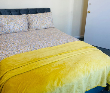 1 bedroom in a house share to rent - Photo 1