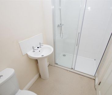 1 bedroom ground floor flat to rent - Photo 2