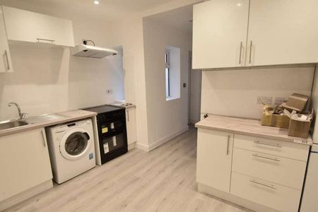 Bolton Road, BL8 - Photo 2