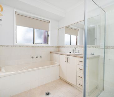 17 Banksia Street, West Albury NSW 2640 - House For Rent | Domain - Photo 6