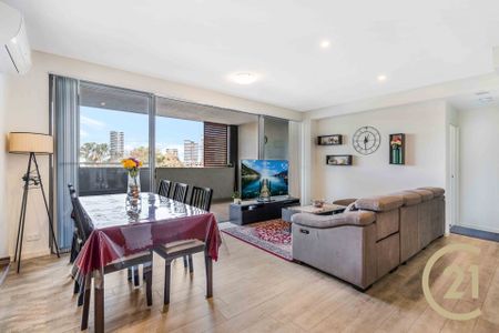 Immaculate 2 Bedroom Modern Apartment - Photo 3