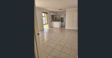 Space and location - Photo 2