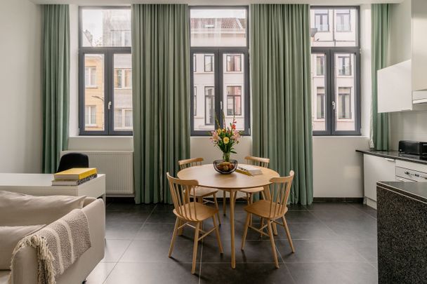 Gemeubelde studio met eigen voordeur aan het schattige minipark Vinkenhof - Photo 1