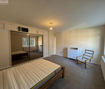 4 bedroom flat to rent - Photo 5