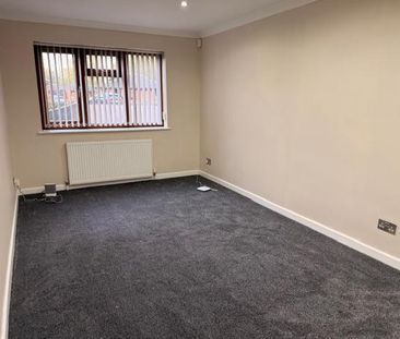 3 bedroom detached bungalow to rent - Photo 2