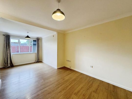 2 bedroom end of terrace house to rent - Photo 1