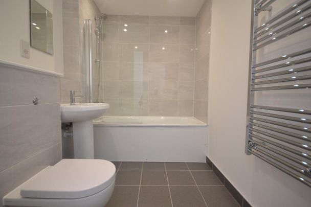 1 bedroom Flat To Let - Photo 1