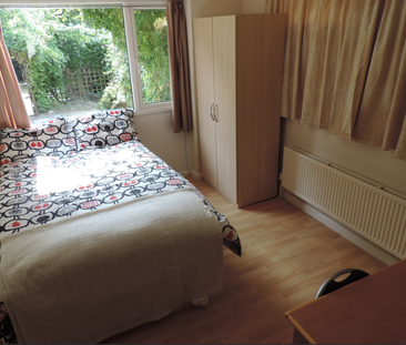 Ulcombe Gardens 35 - Photo 3
