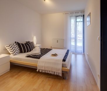 Bright garden apartment with patio for rent - Photo 5