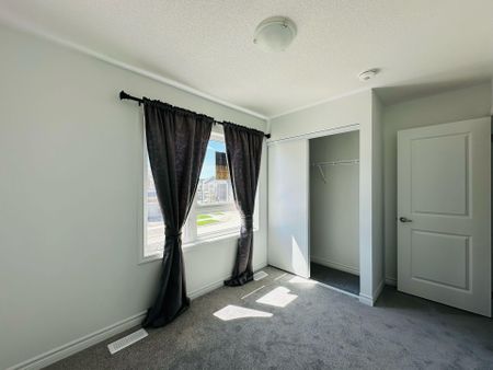 For Lease - 1518 Honey Locust Place, Pickering, Ontario - Photo 5