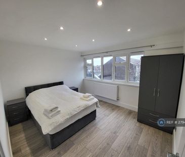 1 bedroom in a house share to rent - Photo 3