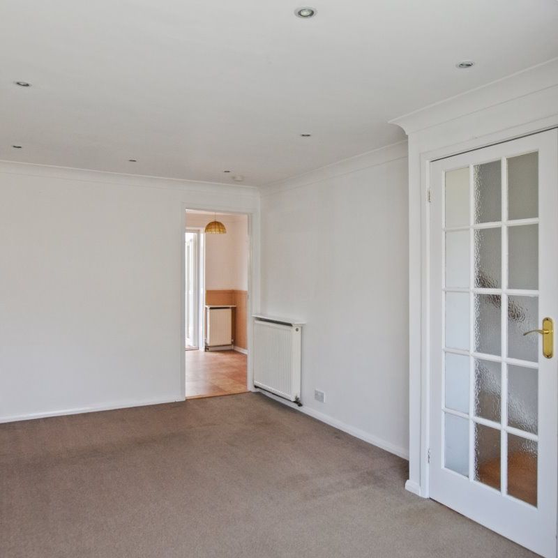 School Road - Photo 1