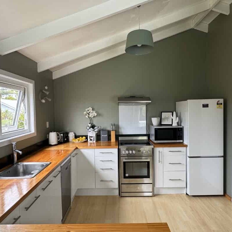 WELL PRESENTED 2x bedroom, 1x bathroom home: - Photo 1