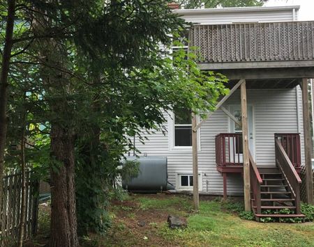 Kline - 1 Bedroom Upper Level Flat just off Quinpool! - Photo 3